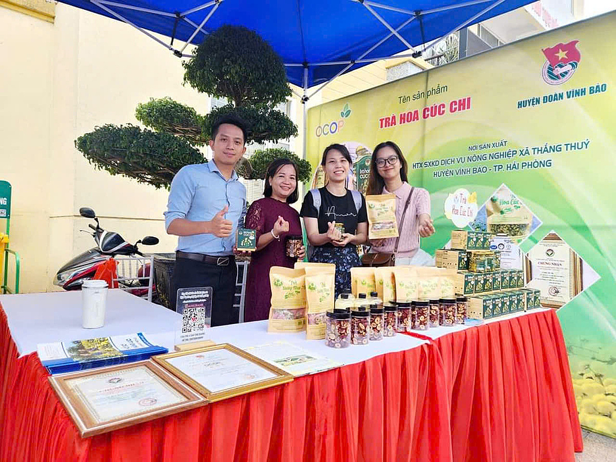 Huyện đoàn và các tổ chức đoàn thể, chính quyền luôn đồng hành, hỗ trợ HTX trong việc quảng bá, giới thiệu sản phẩm.