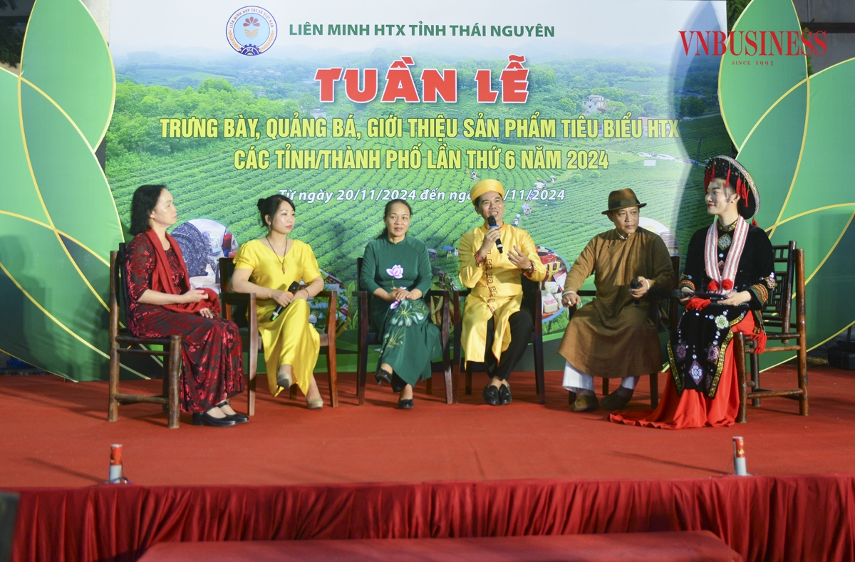 Nghệ nhân nổi tiếng và những người tâm huyết với trà chia sẻ những nét độc đáo về văn hóa trà.