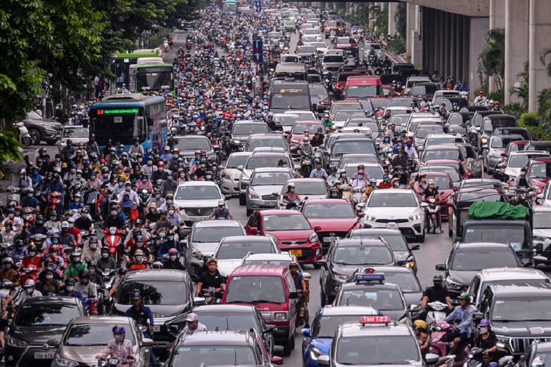 Phó Thủ tướng Trần Hồng Hà vừa ký quy định lộ trình áp dụng mức tiêu chuẩn khí thải đối với xe cơ giới nhập khẩu và sản xuất, lắp ráp tại Việt Nam.