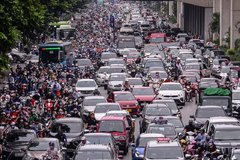 Phó Thủ tướng Trần Hồng Hà vừa ký quy định lộ trình áp dụng mức tiêu chuẩn khí thải đối với xe cơ giới nhập khẩu và sản xuất, lắp ráp tại Việt Nam.