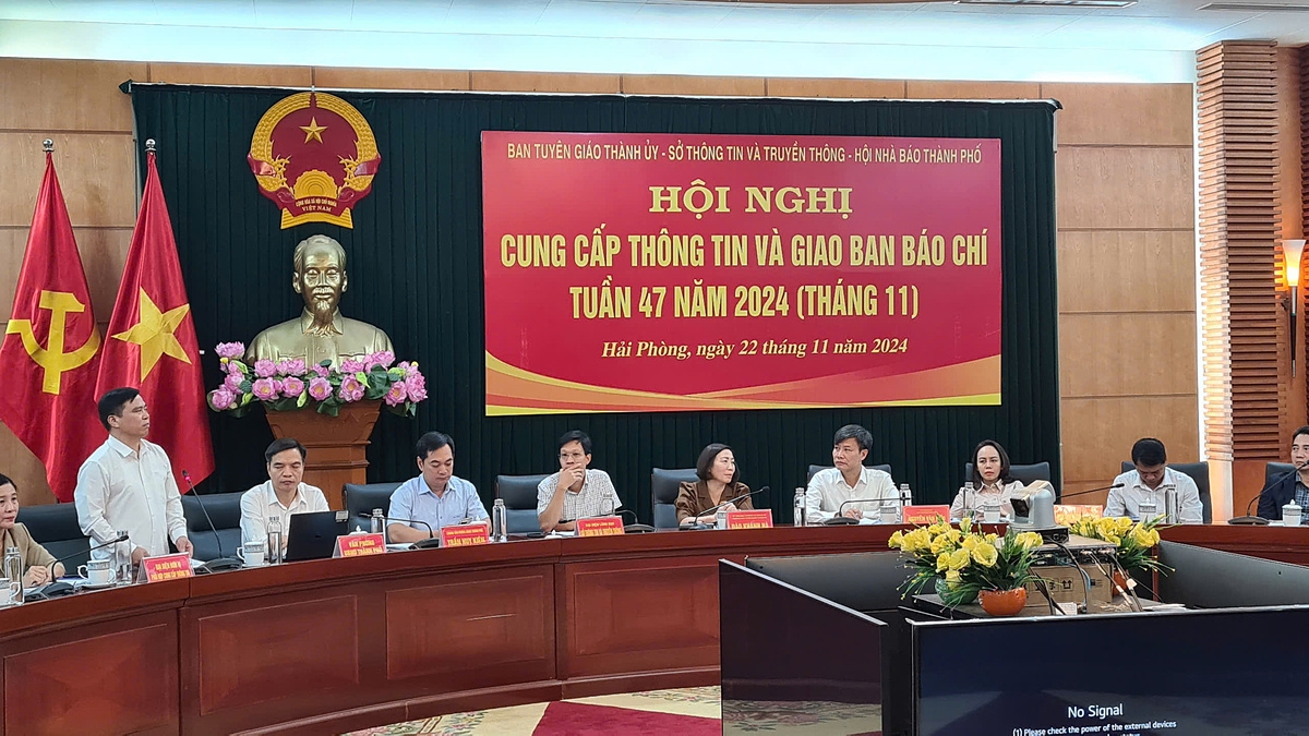 Ông Dương Đình Ổn cung cấp thông tin về công tham mưu, để UBND TP. Hải Phòng ban hành các văn bản theo thẩm quyền nhằm thi hành Luật Đất đai.