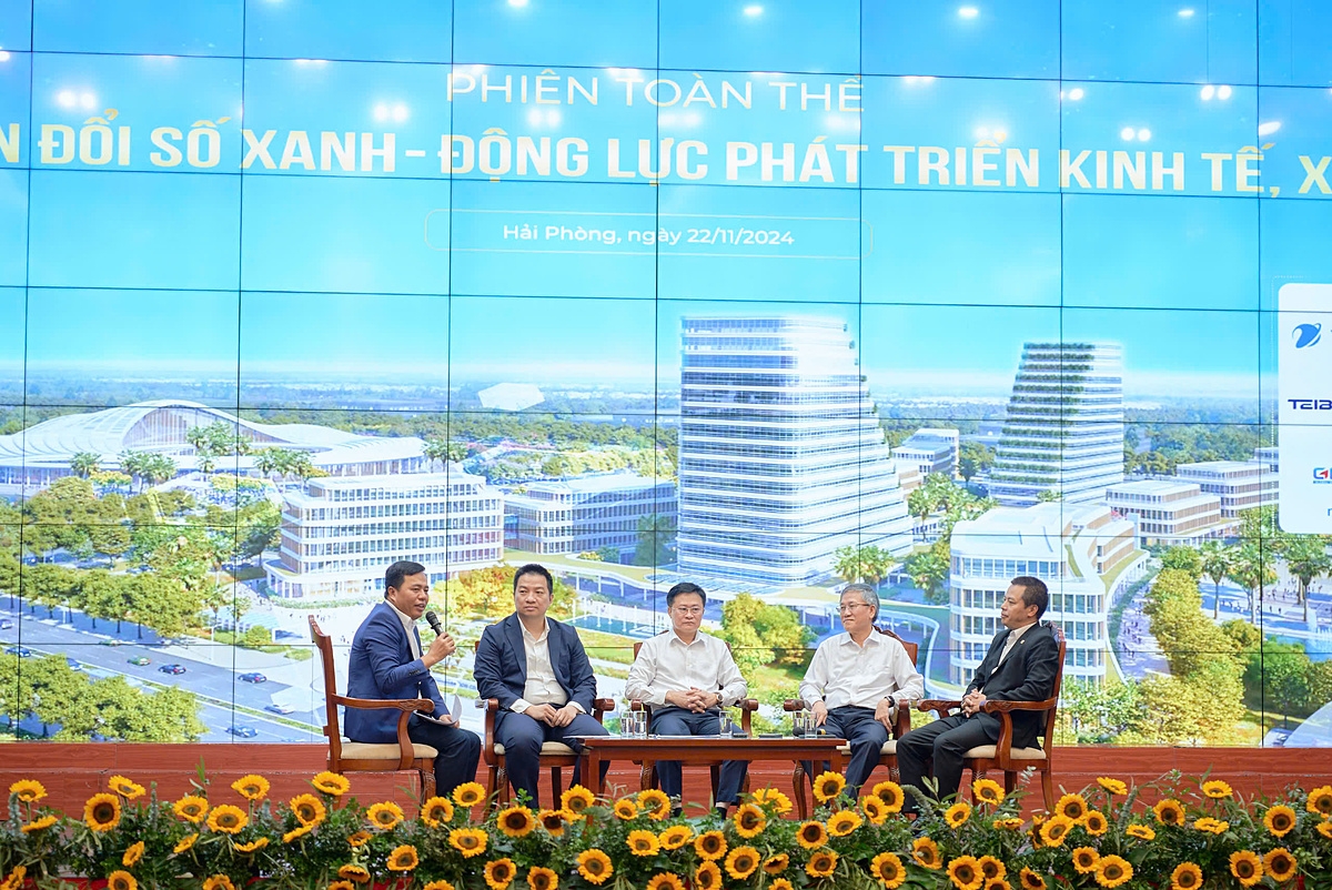 Các đại biểu, chuyên gia cùng trao đổi về chuyển đổi số xanh.