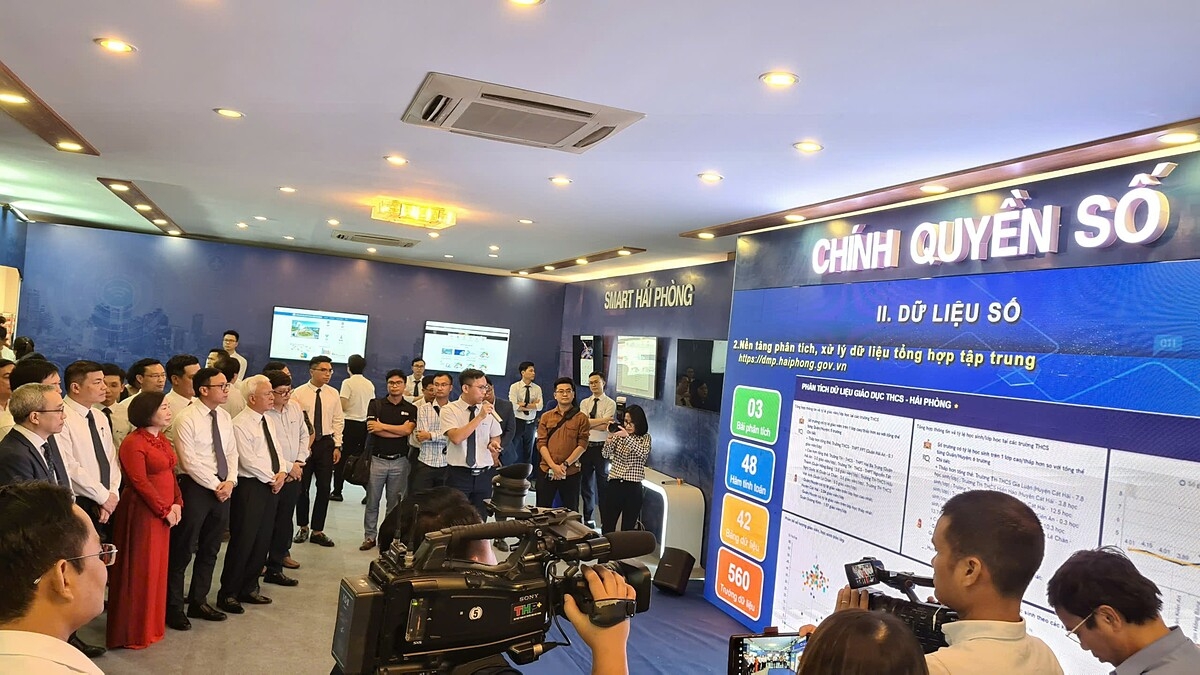 Các chuyên gia và lãnh đạo thành phố đã nhấn mạnh vai trò của chuyển đổi số trong thúc đẩy kinh tế xanh và bền vững.