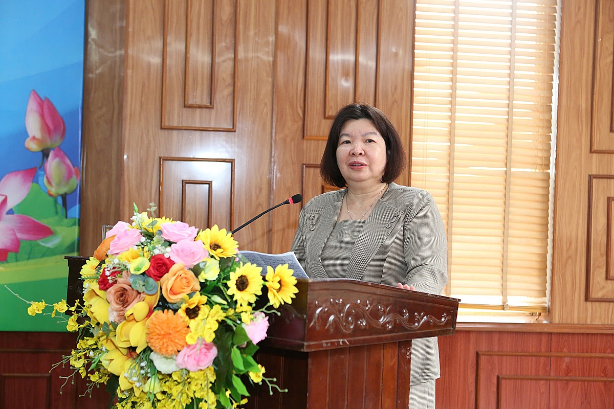 Chủ tịch Liên minh Hợp tác xã Việt Nam Cao Xuân Thu Vân khi phát biểu tại Hội nghị.