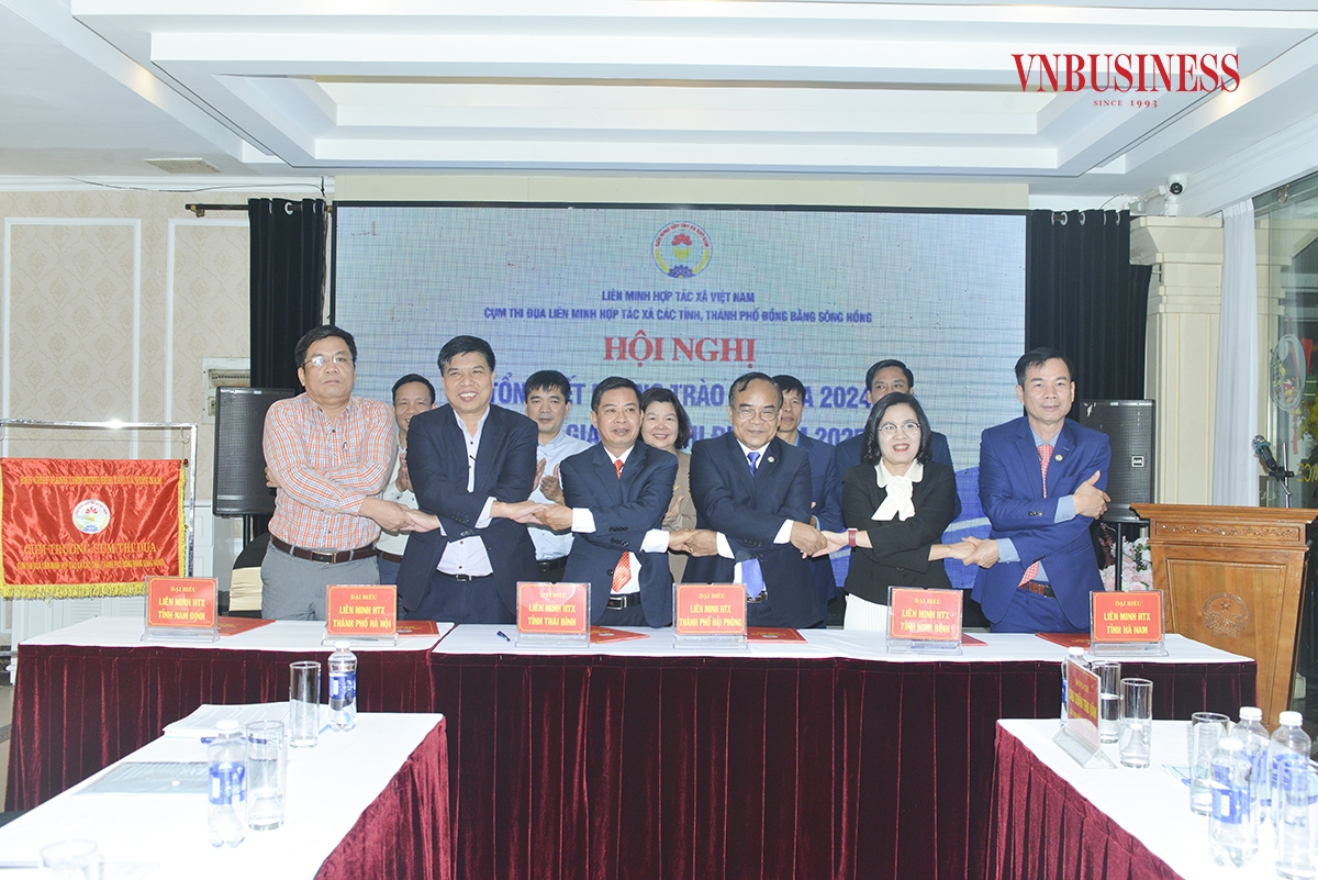 Liên minh HTX các tỉnh, thành phố trong Cụm ký giao ước thi đua năm 2025.