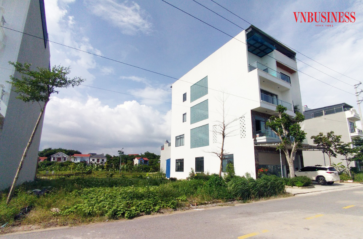 Các tay to đang rục rịch trở lại các khu vực tiềm năng, khiến thị trường đất nền liên tục tăng nhiệt.