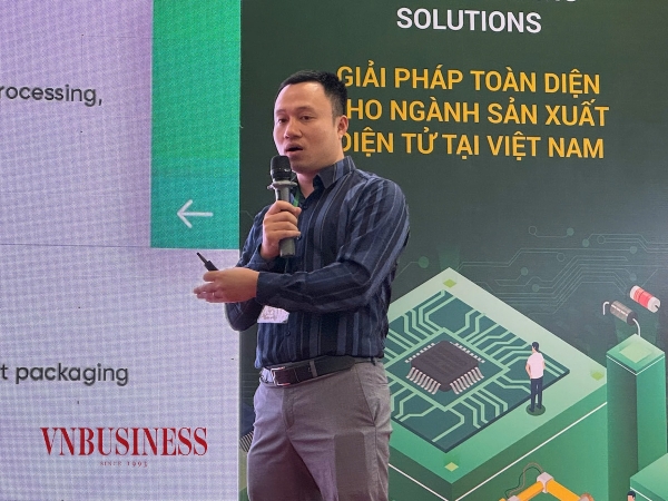 Ông Đàm Đắc Quang, xuất thân là một kỹ sư Bách Khoa, đang giới thiệu về doanh nghiệp của mình với các đối tác trong và ngoài nước.