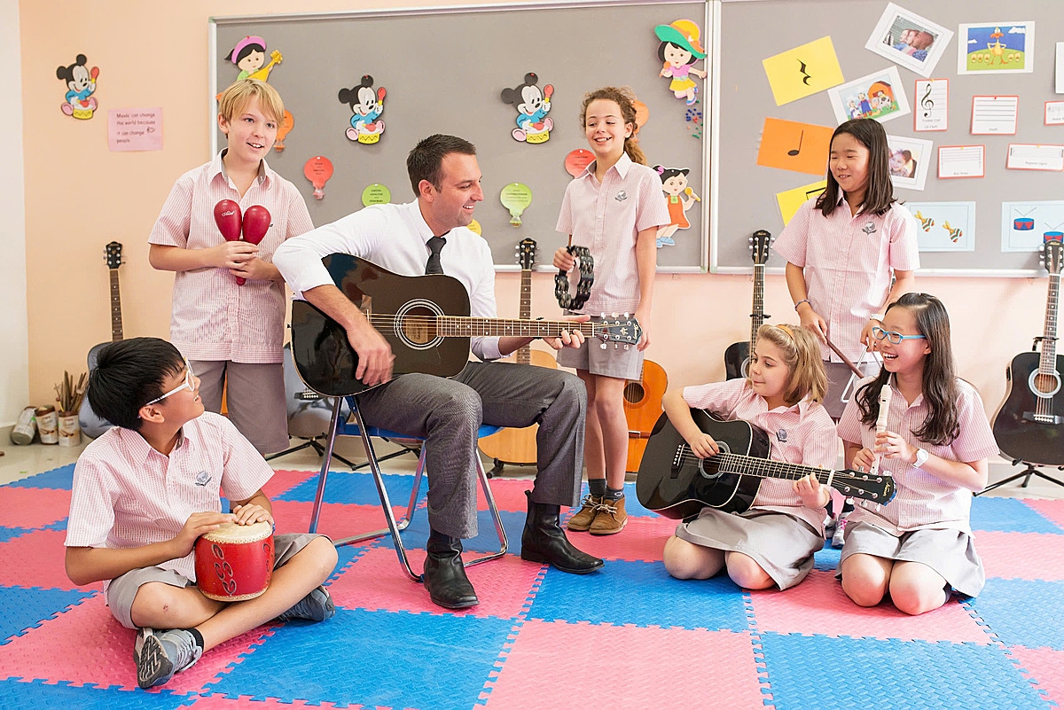 KinderWorld cung cấp chương trình giáo dục toàn diện cho học sinh.