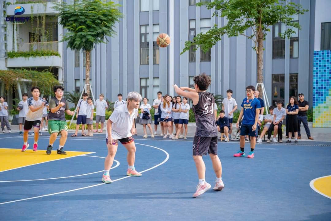 Tại The Dewey Schools có hơn 40 câu lạc bộ giúp học sinh phát triển, rèn luyện các kỹ năng sau các giờ học.