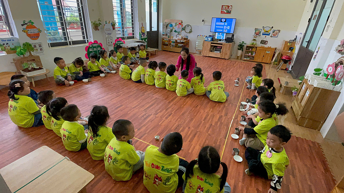 Các trường mầm non đều xây dựng mô hình Trường mần non hạnh phúc, tôn trọng quyền trẻ em &lpar;ảnh chụp tại trường mầm non xã Đồng Thái&rpar;.