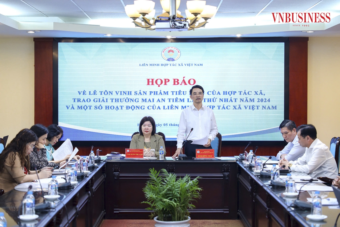 Phó chủ tịch Liên minh HTX Việt Nam Đinh Hồng Thái thông tin về các nội dung chuỗi hoạt động của Liên minh HTX Việt Nam trong tháng 12/2024