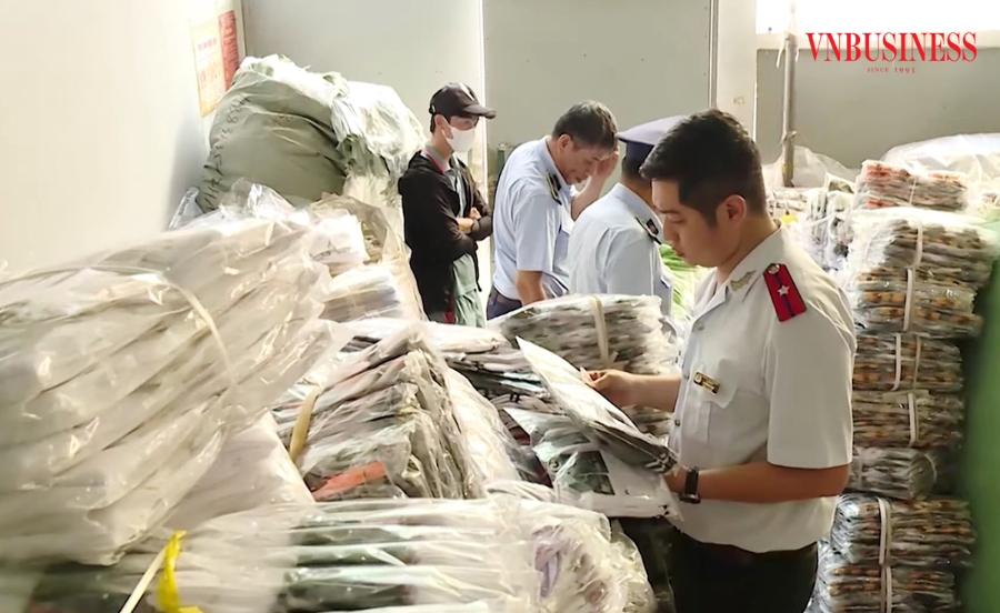 Hà Nội đang đẩy mạnh thanh, kiểm tra hàng lậu, hàng giả trong thời điểm cuối năm.