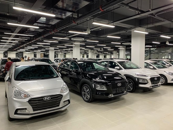 Các chuyên gia nhận định cuối năm là thời điểm vàng cho việc mua sắm cuối năm của người tiêu dùng phục vụ nhu cầu đi lại tăng cao.