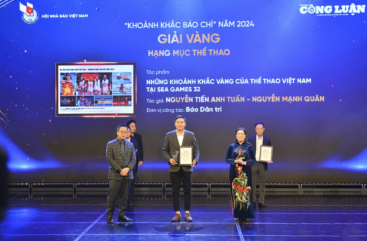 Các tác giả/nhóm tác giả đạt giải Vàng.