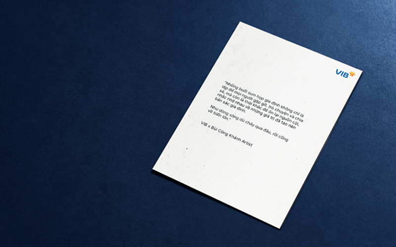 VIB gửi kèm theo hộp đựng tác phẩm lời chúc khởi đầu năm mới ý nghĩa trong tấm thiệp giấy hạt giống đặc biệt.