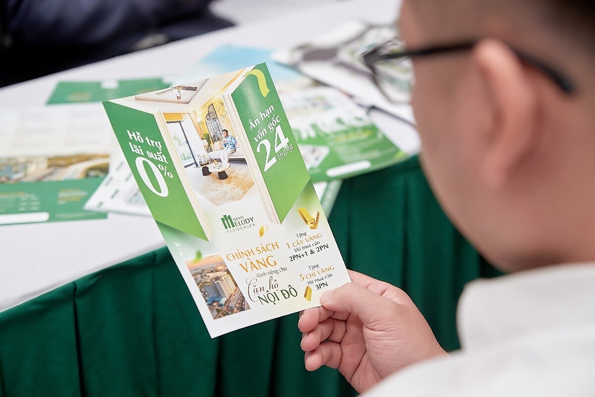 Khách hàng lựa chọn căn 2PN và 2PN 1 diện tích từ thông thủy 84-89m2 sẽ được tặng ngay 1 lượng vàng, căn 3PN được tặng ngay 5 chỉ vàng, áp dụng vào tổng giá trị căn hộ.