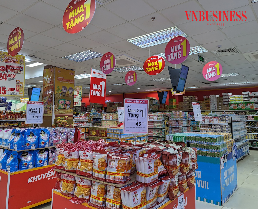 Các chương trình khuyến mãi, giảm giá liên tục được tung ra để kích cầu mua sắm.