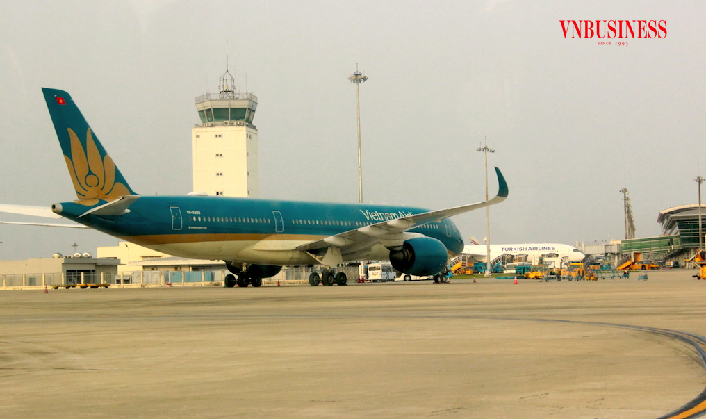 Cảng hàng không quốc tế Tân Sơn Nhất cần cải thiện nhanh cách thức vận hành để tạo ấn tượng tốt hơn cho giới đầu tư nước ngoài.