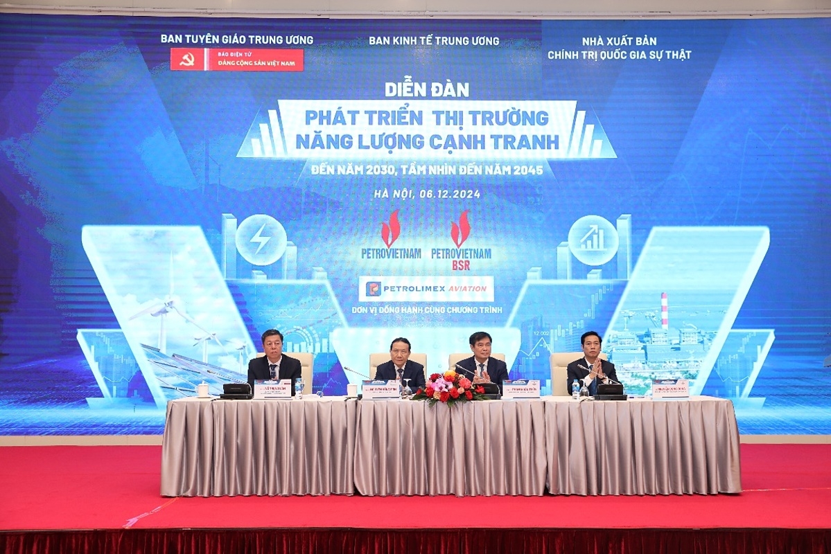 Các đồng chí chủ trì Diễn đàn. Ảnh: Báo Điện tử Đảng Cộng sản Việt Nam