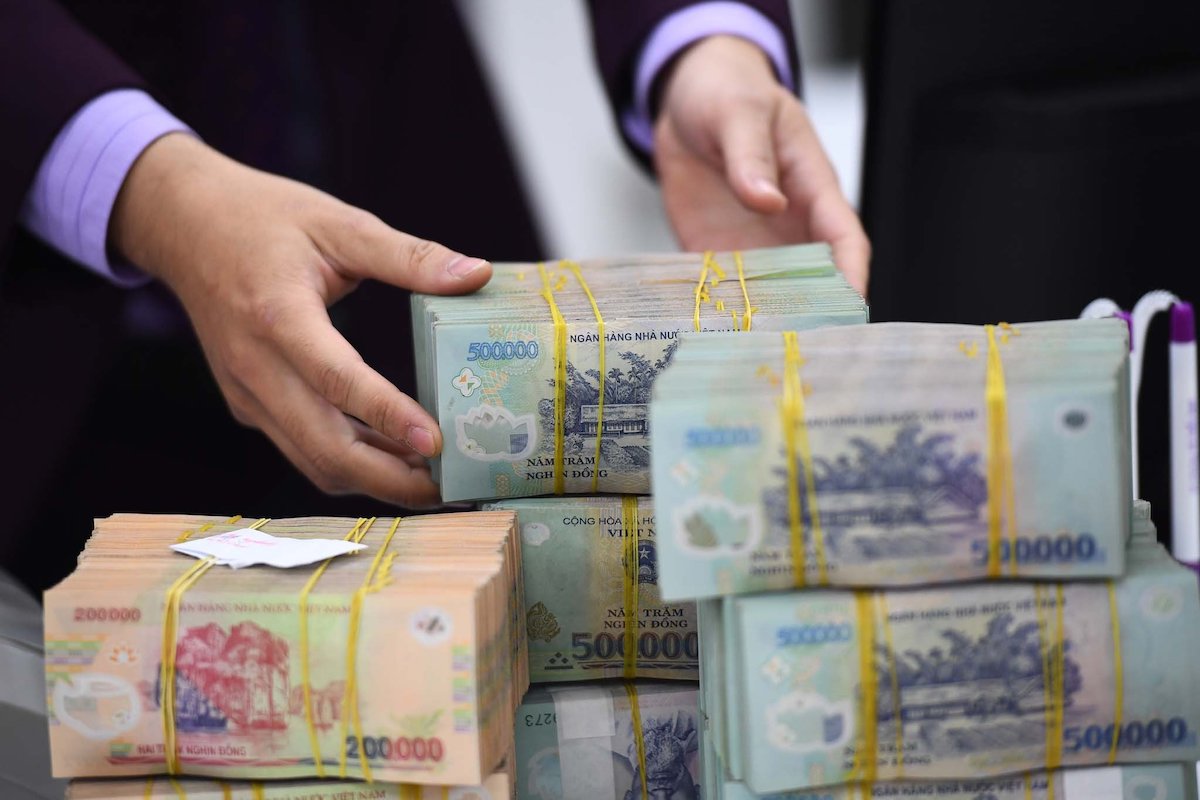 Khách hàng bị ảnh hưởng bởi bão số 3 có số dư nợ gốc phát sinh trước ngày 07/09/2023 và phát sinh nghĩa vụ trả nợ từ ngày 07/09/2024 đến 31/12/2025 sẽ được cơ cấu lại thời hạn trả nợ.