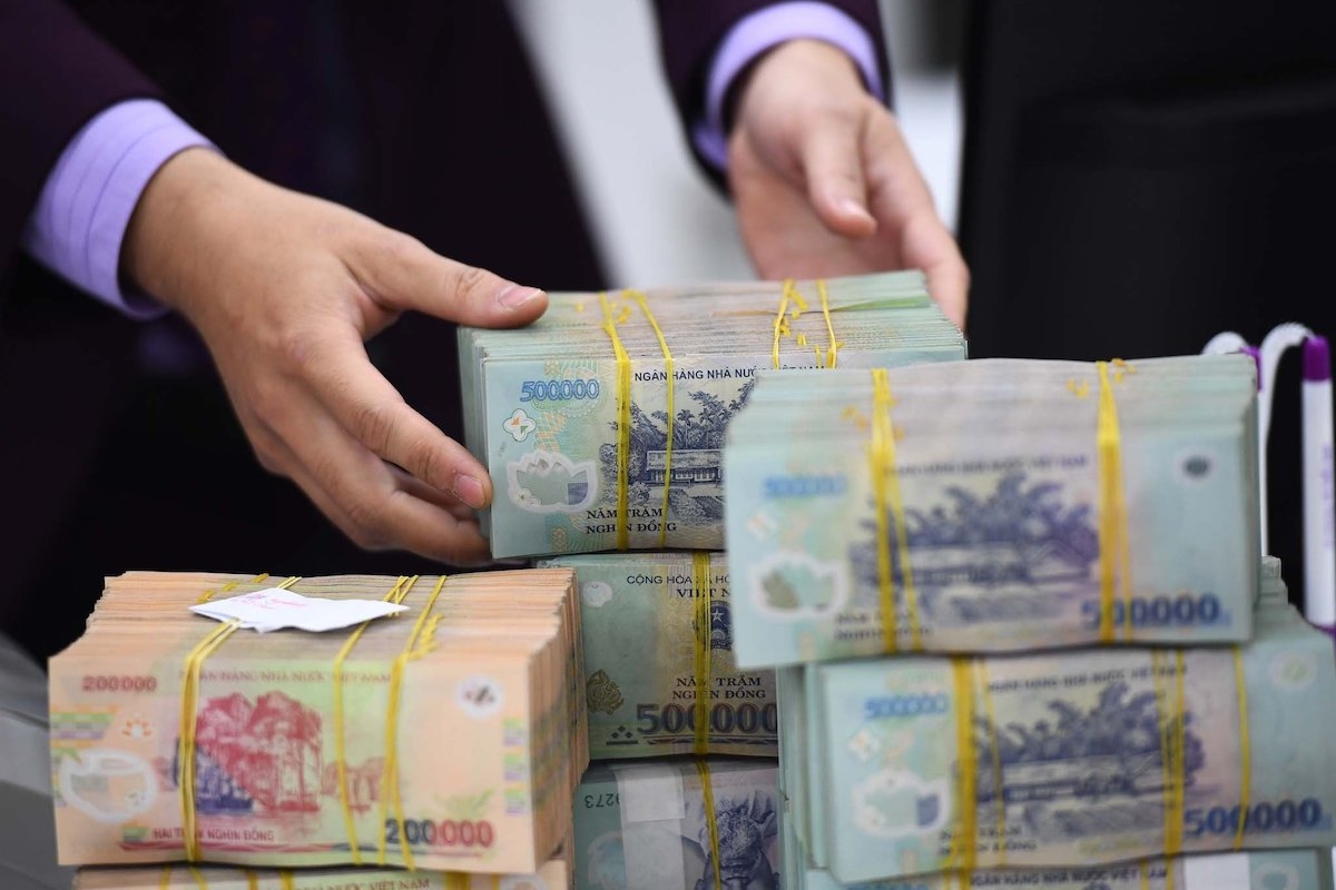 Khách hàng bị ảnh hưởng bởi bão số 3 có số dư nợ gốc phát sinh trước ngày 07/09/2023 và phát sinh nghĩa vụ trả nợ từ ngày 07/09/2024 đến 31/12/2025 sẽ được cơ cấu lại thời hạn trả nợ.