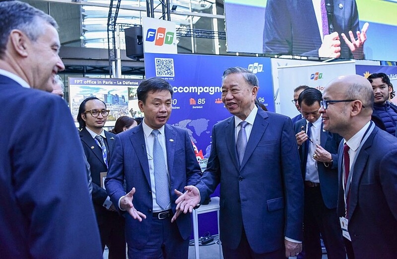 Tổng bí thư, Chủ tịch nước Tô Lâm thăm gian hàng Vietjet tại Franco Tech 2024 &lpar;Ảnh: QuangNguyễn&rpar;.