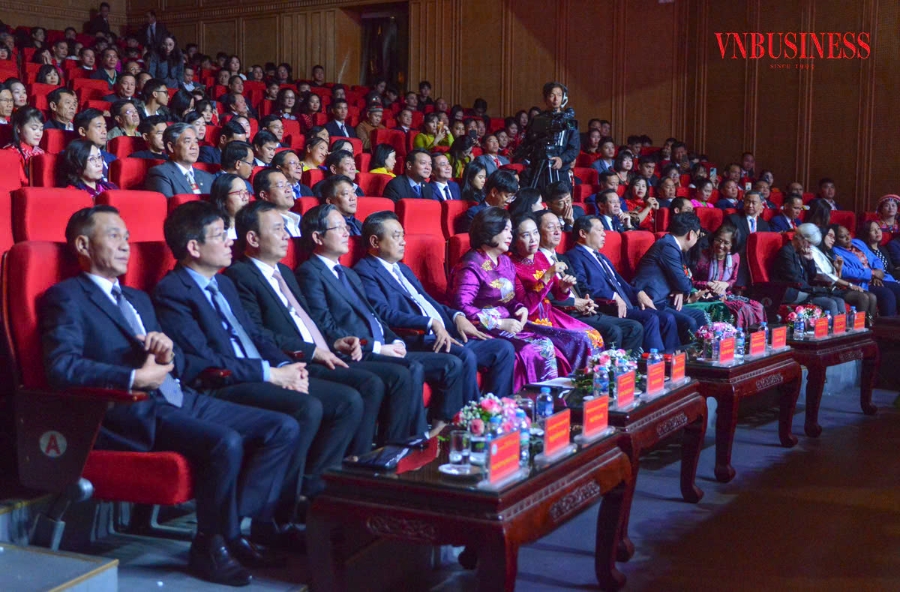 Nhiều năm qua, hệ thống Liên minh HTX Việt Nam đã tích cực phát động và triển khai phong trào thi đua vì sự phát triển bền vững của HTX, tiêu biểu là phong trào HTX sản xuất sản phẩm an toàn, chất lượng, có uy tín và sức cạnh tranh trên thị trường trong nước và quốc tế.