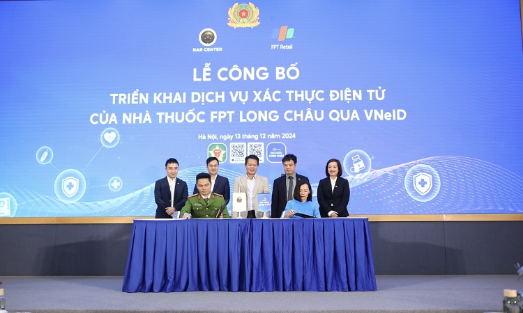 Bộ Công an công bố tiện ích nhà thuốc FPT Long Châu trên VNeID