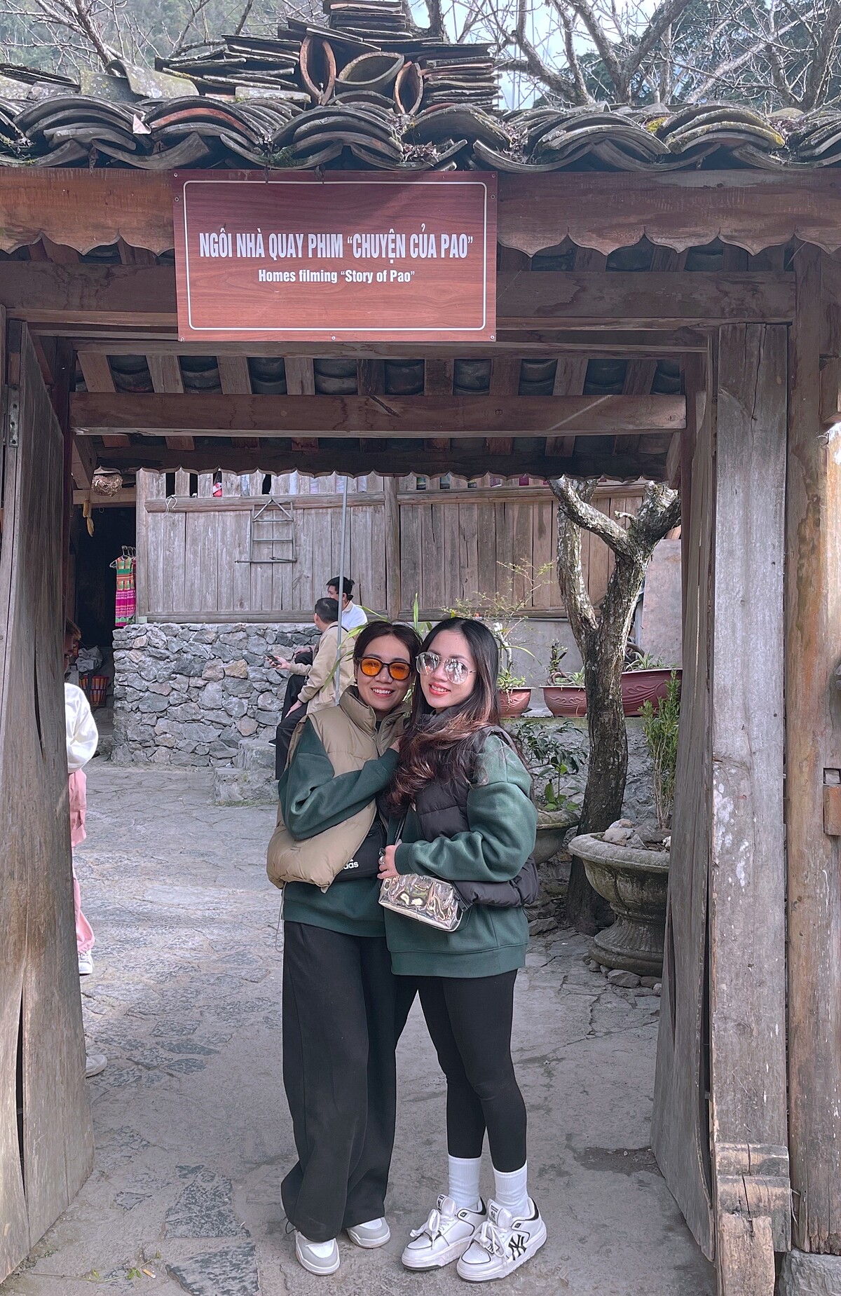 Nhà của Pao đã trở thành điểm đến du lịch không thể bỏ qua của du khách mỗi lần đến Đồng Văn, xuất hiện nhiều trên Instagram của du khách trong và ngoài nước.
