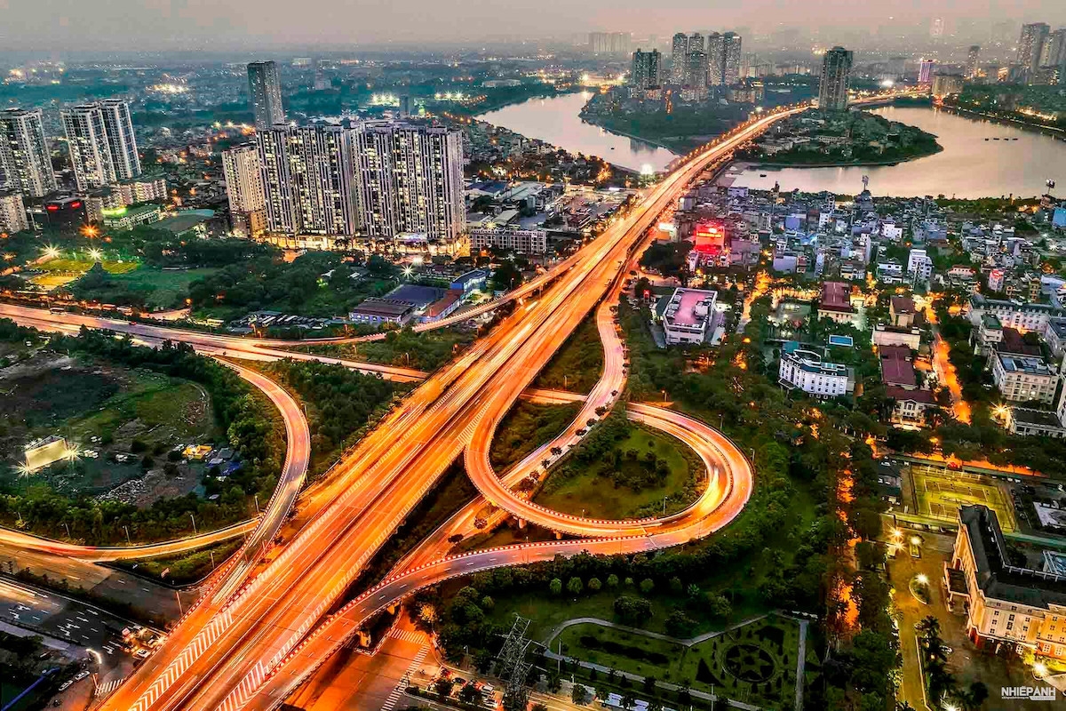 Nhiều triển vọng tươi sáng cho tăng trưởng kinh tế Việt Nam năm 2025.