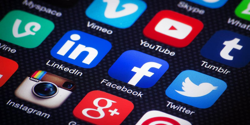 Quy định về bắt buộc xác thực tài khoản mạng xã hội sẽ ràng buộc trách nhiệm của người dùng và các nhà mạng nhằm sàng lọc nội dung xấu độc, bảo vệ thông tin người dùng.