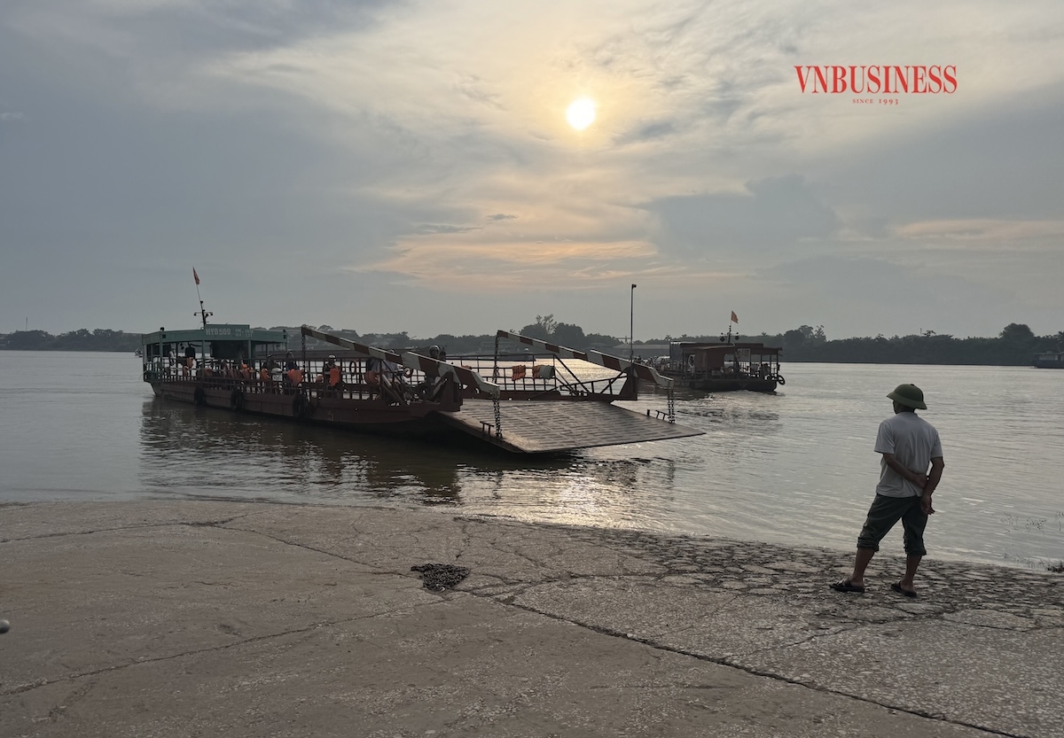 Những chuyến phà đang dần đi hoàn thành sứ mệnh lịch sử của mình.