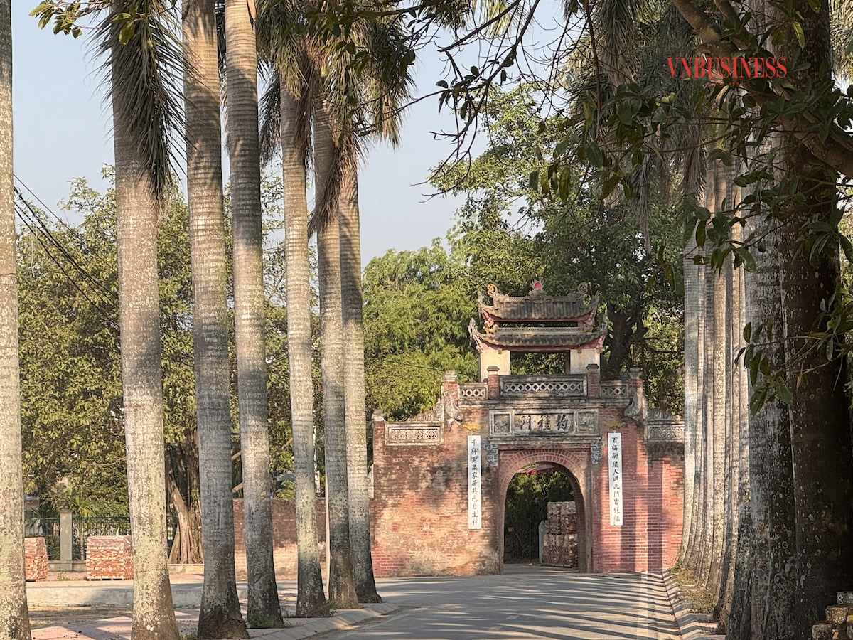 Cổng sau làng Ước Lễ