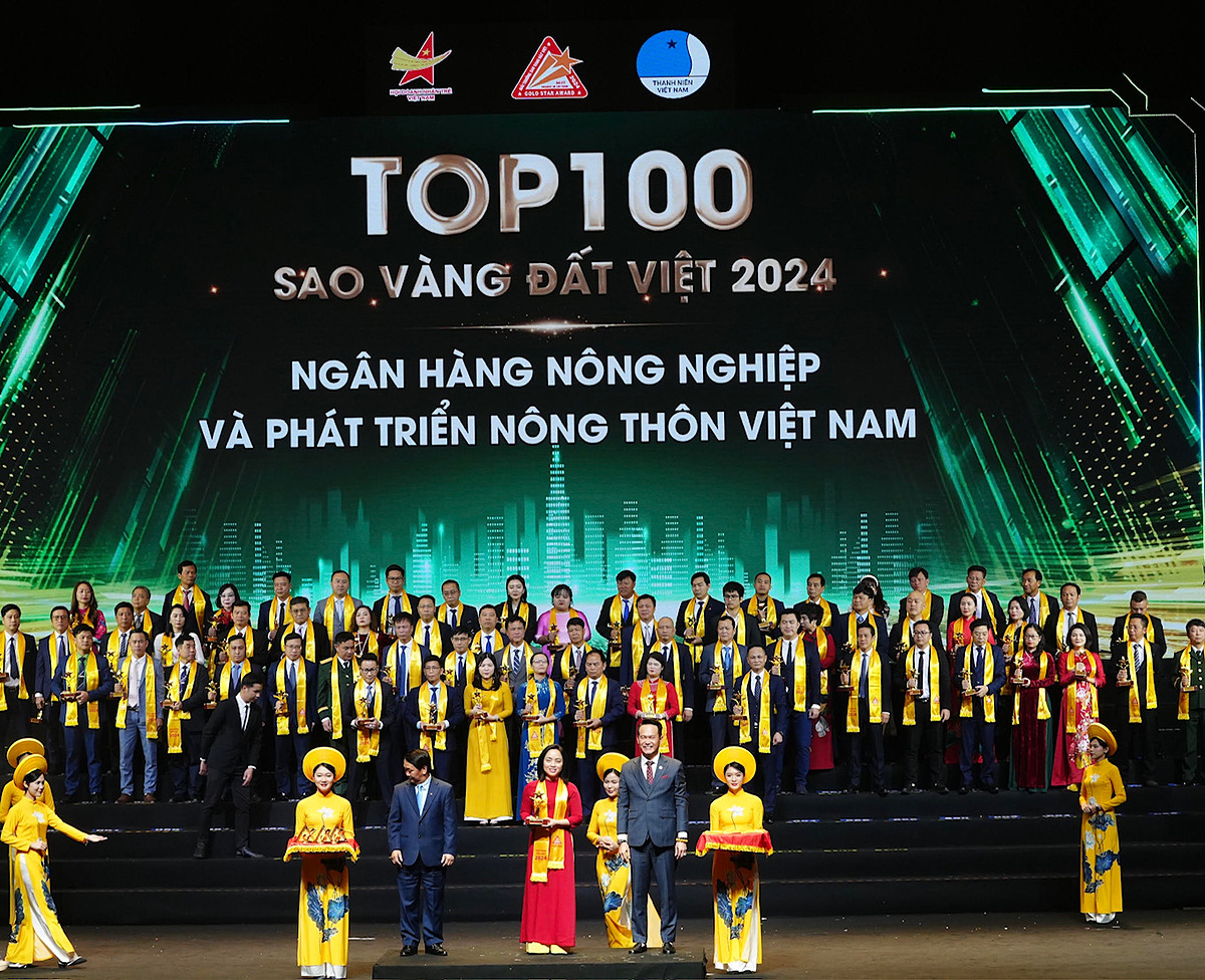 Agribank nhận giải Sao vàng đất Việt.