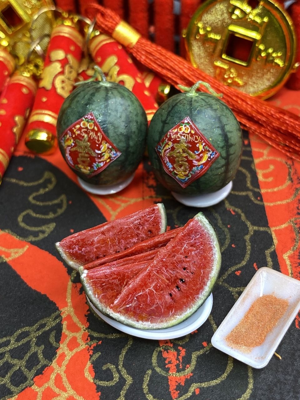 Ngoài nail, Đại Phát còn nặn đủ thứ đồ vật nhìn không khác gì thực tế.