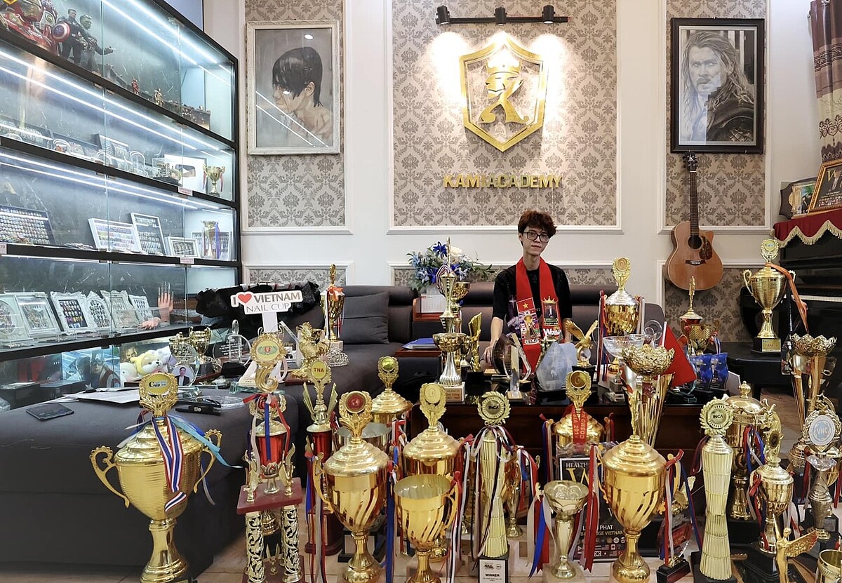 Lê Đại Phát sở hữu hơn 30 giải thưởng về nail tại các cuộc thi trong và ngoài nước.