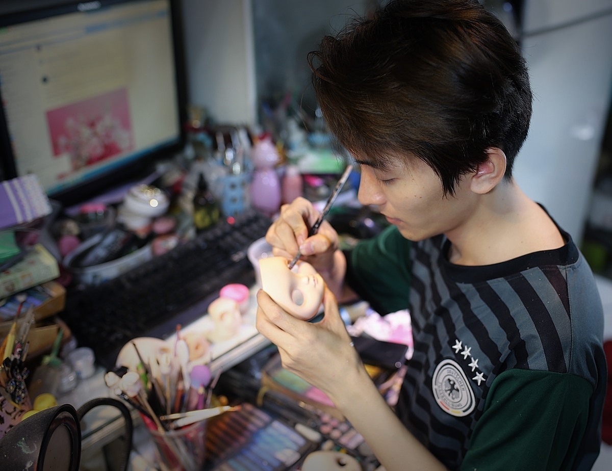 Phan Ngọc Sang nổi tiếng trong cộng đồng chơi búp bê Việt Nam.