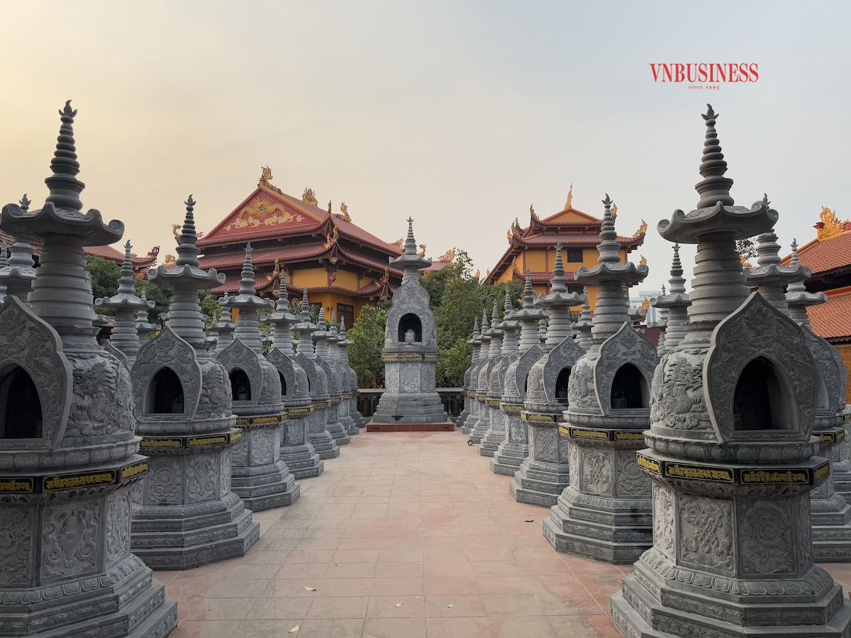 Khu mộ tháp Kim Cương.