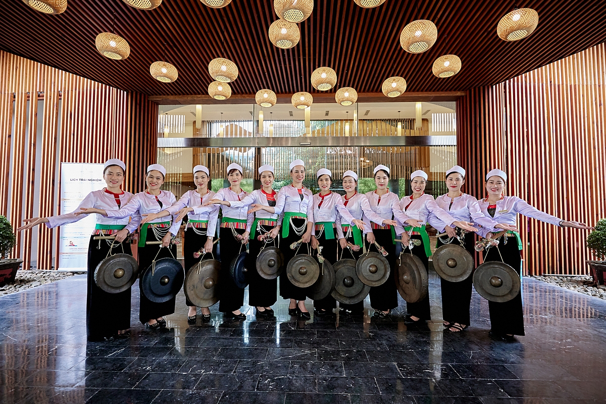 Hòa Bình nổi tiếng với chiều sâu văn hóa Mường và con người hiền hậu.