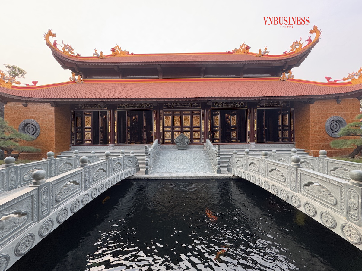 Trong suốt chiều dài lịch sử, chùa Thắng Nghiêm đã trở thành nơi sinh sống và tu hành của nhiều bậc danh tăng, danh tướng nổi tiếng thời Lý và Trần.