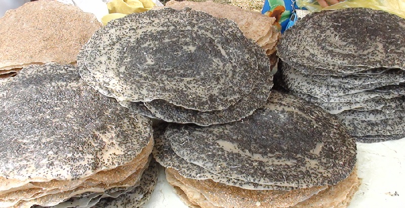 Mỗi chiếc bánh đa có giá dao động từ 6 - 7 nghìn đồng đến 10 nghìn đồng/1 chiếc.