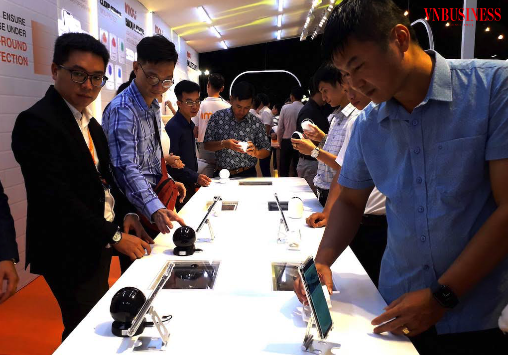 Xu hướng tiếp nhận công nghệ mạnh mẽ của thế hệ người tiêu dùng mới sẽ giúp DN bán lẻ điện máy và công nghệ có “cửa sáng” tăng trưởng trong năm 2025.