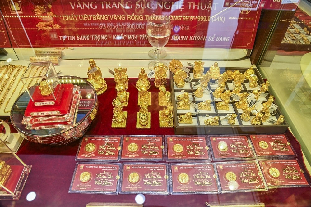 Một số doanh nghiệp phải thu gom vàng nhẫn của người dân với giá cao để sản xuất vàng trang sức phục vụ thị trường Tết và ngày vía Thần Tài sắp tới.