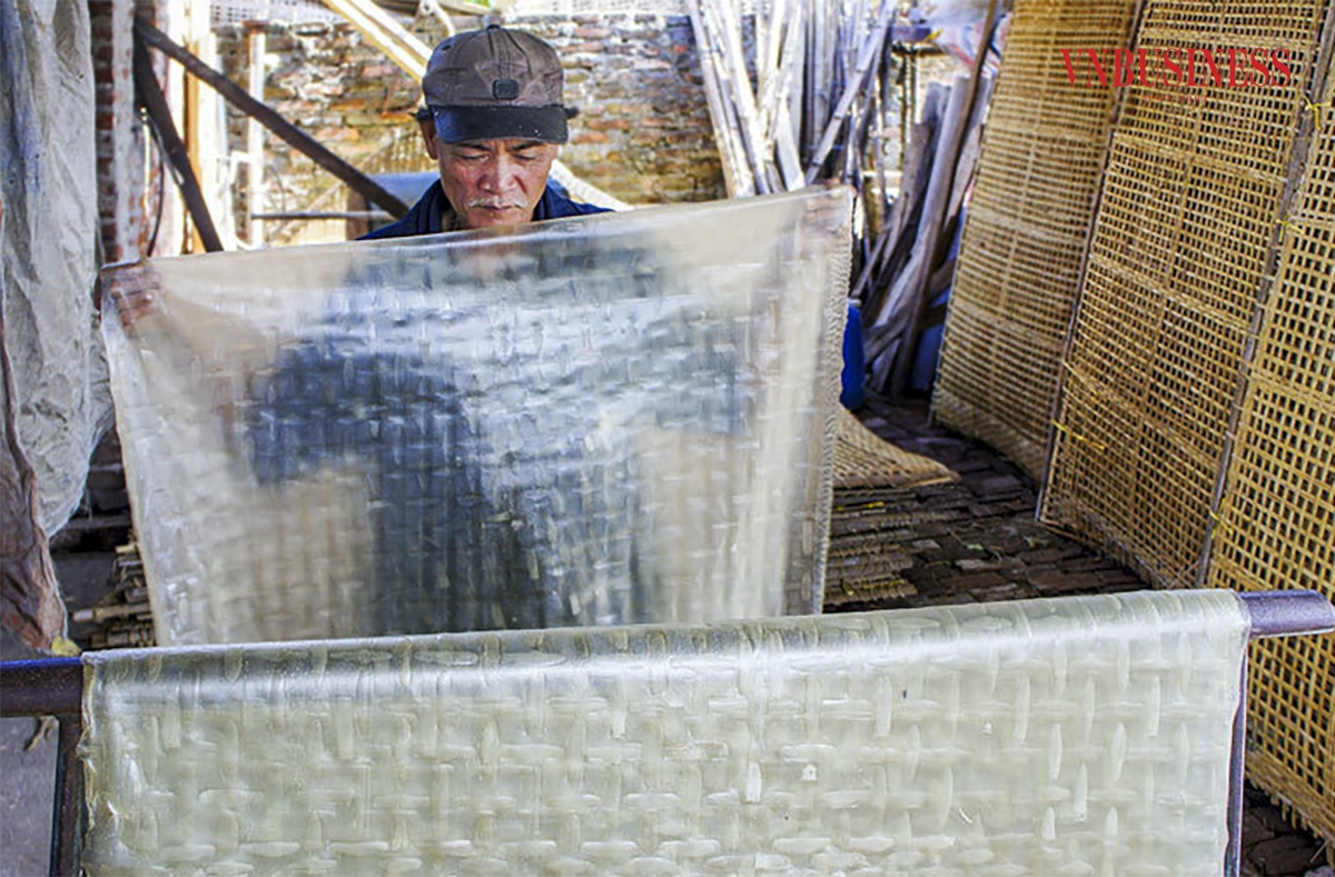 Theo một số người dân chia sẻ, có thời điểm làng có khoảng 80 hộ dân tại đây sinh kế bởi nghề làm miến. Tuy nhiên tới nay số hộ làm nghề đã giảm đi đáng kể.