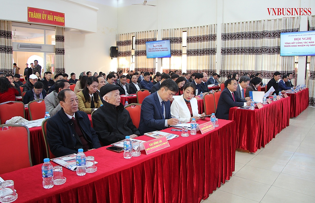 Các đại biểu tham dự hội nghị.