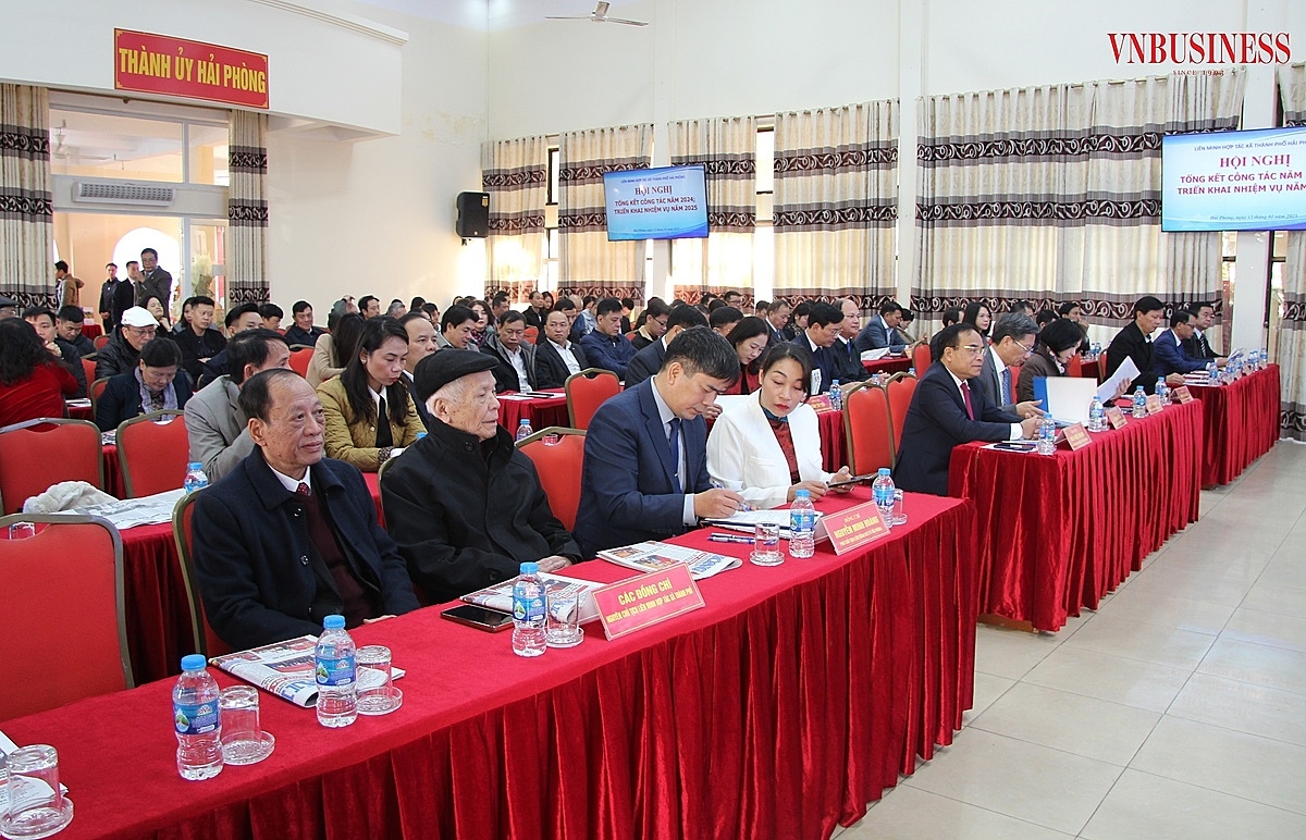 Các đại biểu tham dự hội nghị.