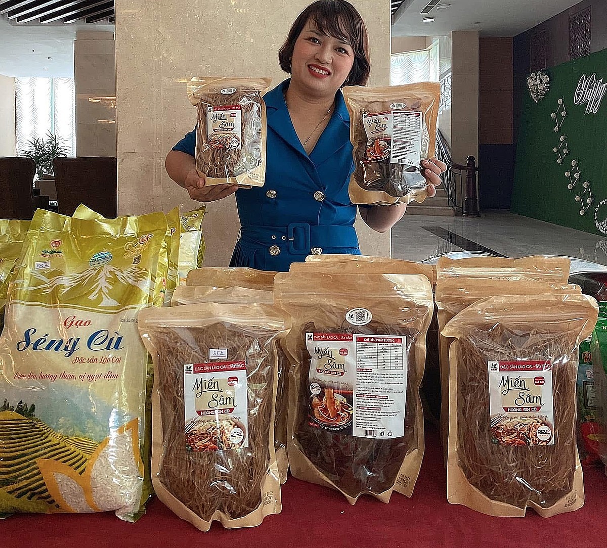 Liên kết tiêu thụ đặc sản địa phương là thế mạnh của nhiều HTX.