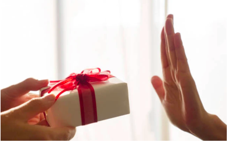 Bộ Tài chính nghiêm cấm biếu, tặng quà Tết cho lãnh đạo dưới mọi hình thức.