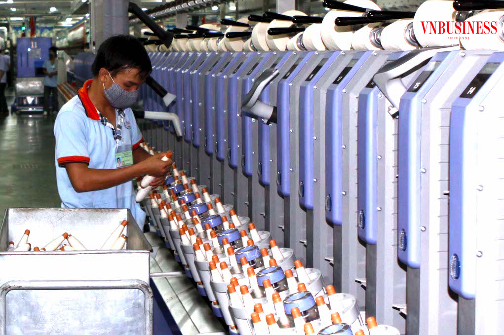 Các DN xuất khẩu xơ, sợi sang Mỹ cần đẩy nhanh chuyển đổi kép &lpar;xanh hóa và số hóa&rpar; và khai thác tốt các lợi thế cạnh tranh.