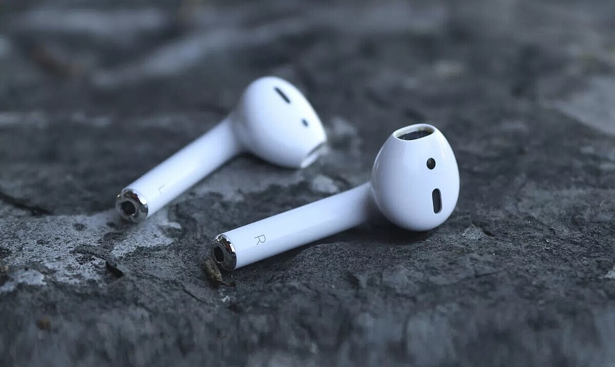 Apple sản xuất tai nghe không dây AirPods nổi tiếng của mình tại Việt Nam.